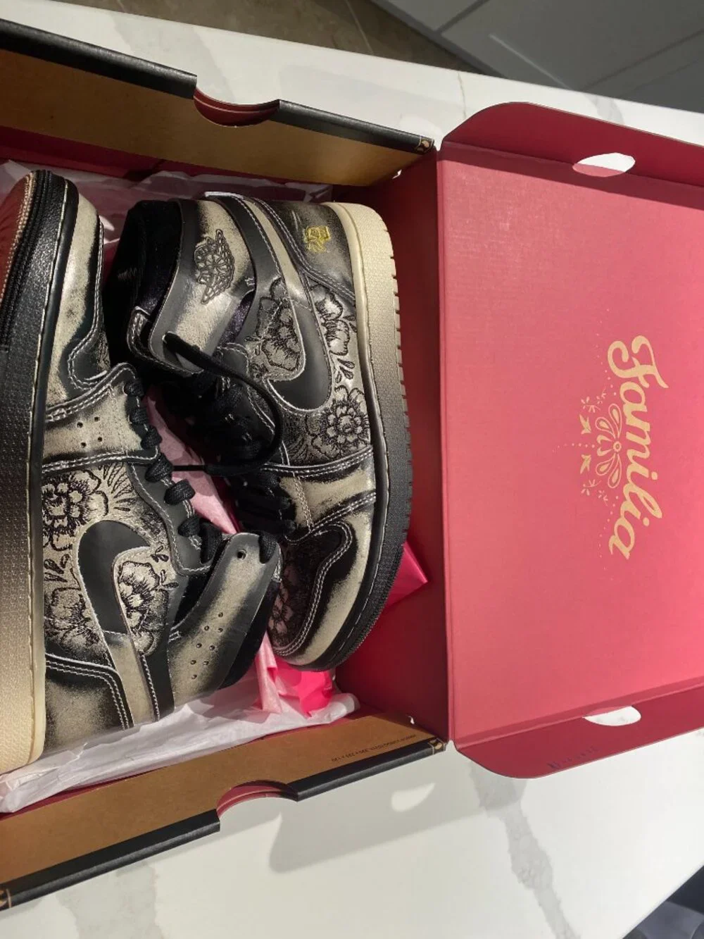 Nike Air Jordan 1 Zoom CMFT 2 Familia Dia de Muertos Mens 7, womens 8.5